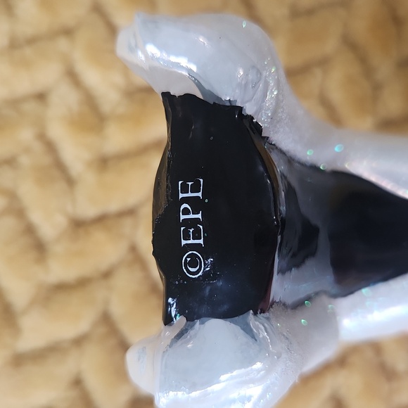 Ornament - Picture 3 of 4